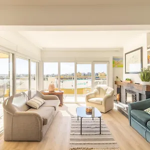 oceanfront-big-terrace-private-condo.hotels-lisbon-portugal.com/